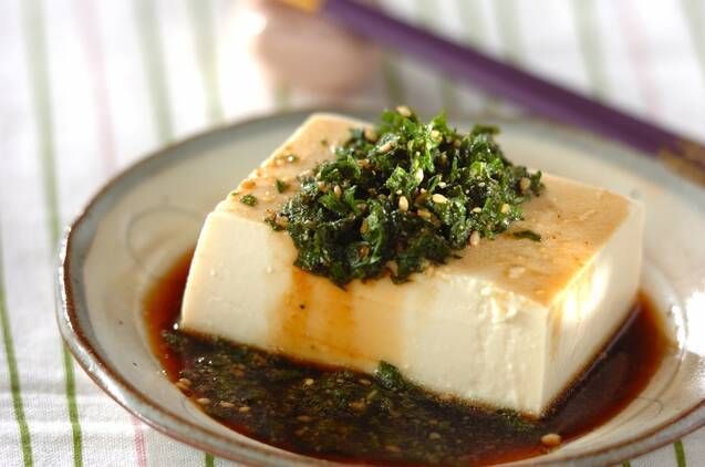 大葉がたっぷりのった冷奴