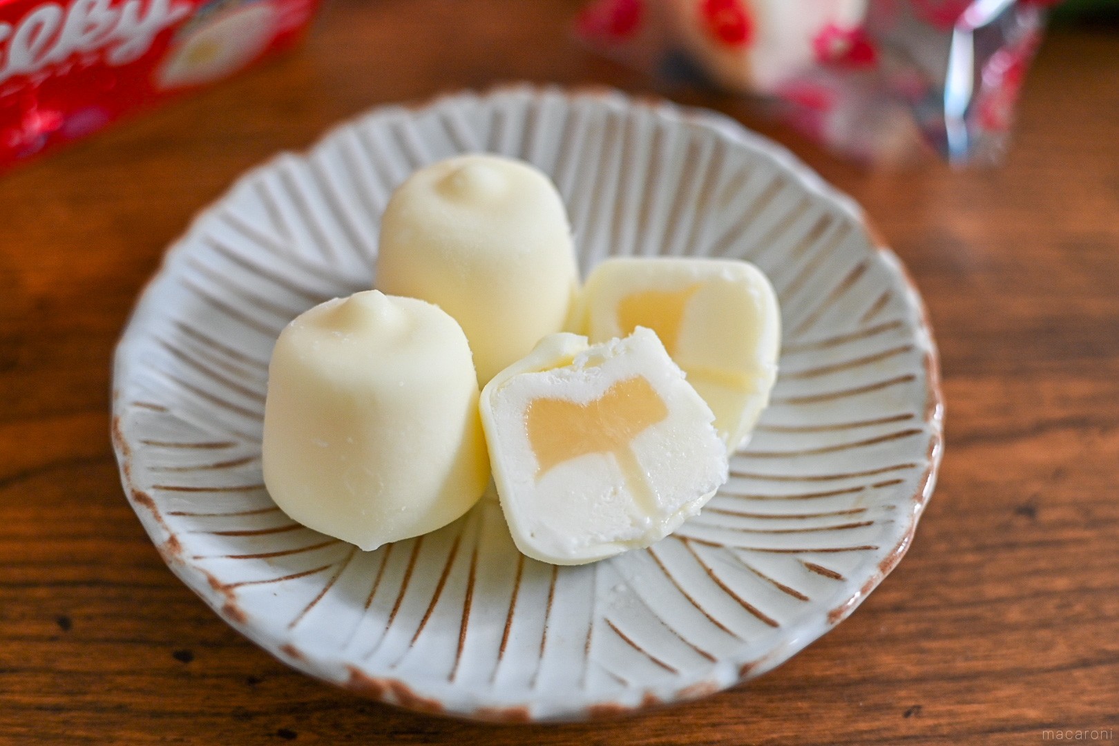 セブンだけで買える「一口ミルキーアイス」は練乳ソースが決め手！本家