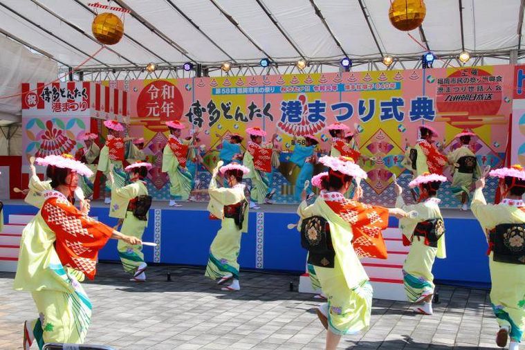 博多どんたくの様子