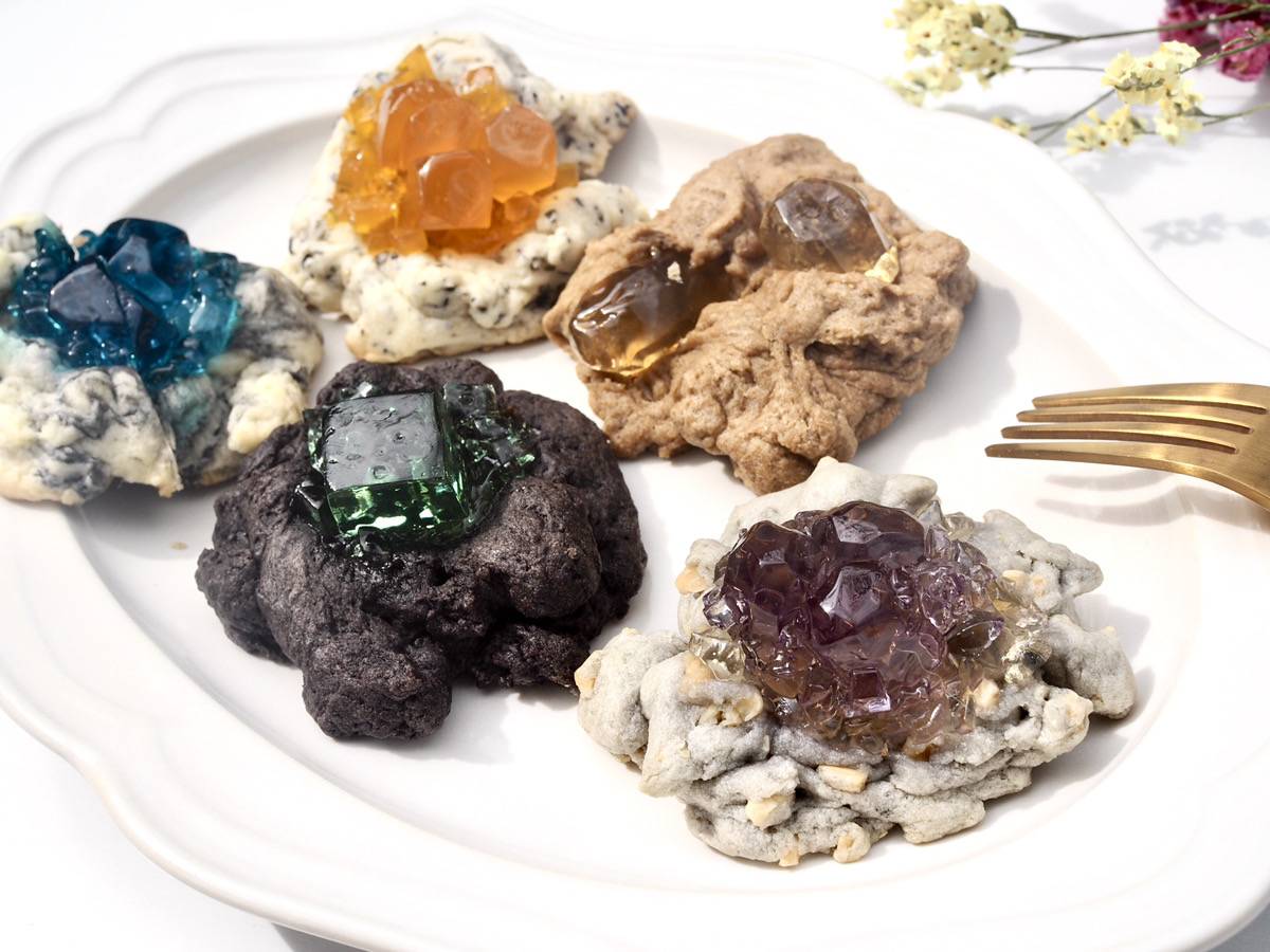 え、これ食べ物？」と注文殺到。『結晶ロックケーキ』全5種類を食べ