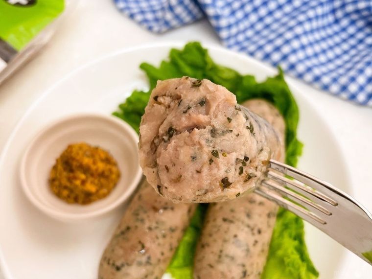 ハーブの入ったフランクフルトの断面