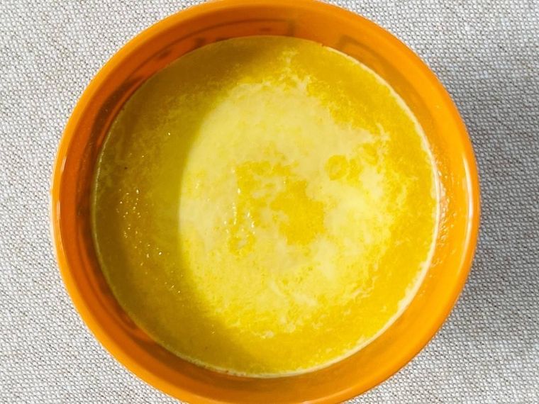 成城石井自家製 北海道えびすかぼちゃのパンプキンプリンを開封した様子