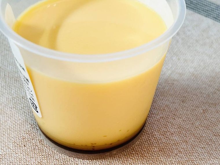 成城石井自家製 成城石井特製焼プリンを開封した様子