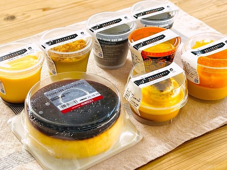 成城石井のプリン8種類を並べた様子