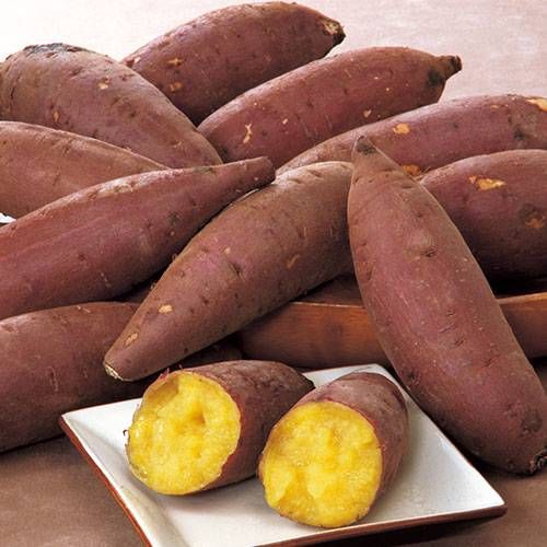 紅まさりの焼き芋が置かれている