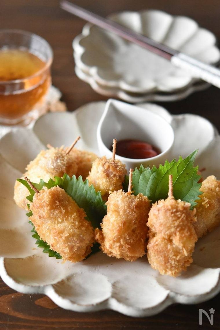 魚肉ソーセージとチーズのフライと2枚の大葉