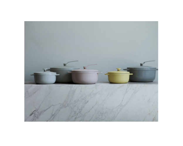 新時代の鋳物ホーロー鍋。「バーミキュラ オーブンポット2」が新登場