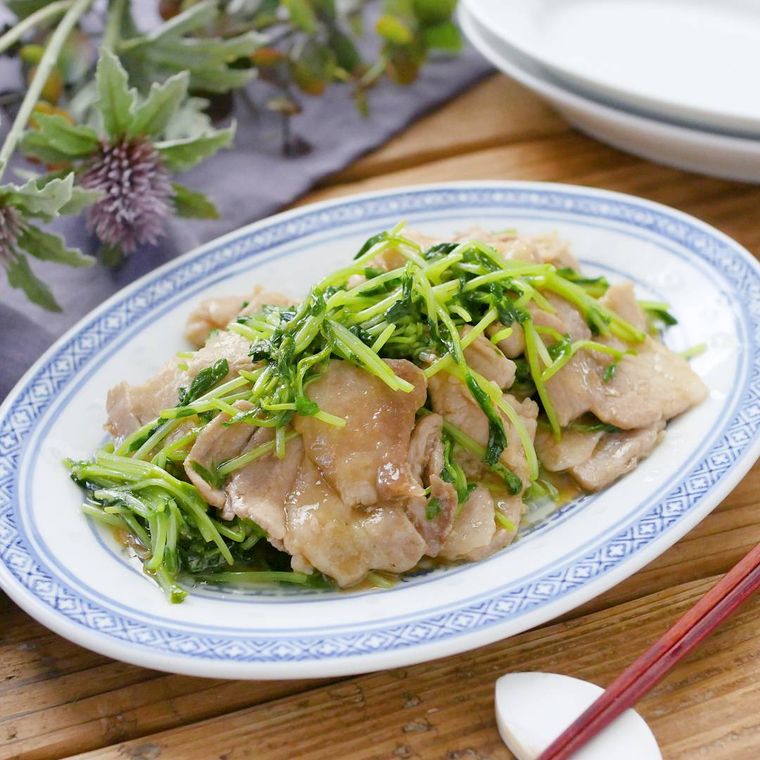 豆苗と豚肉のオイスター炒め