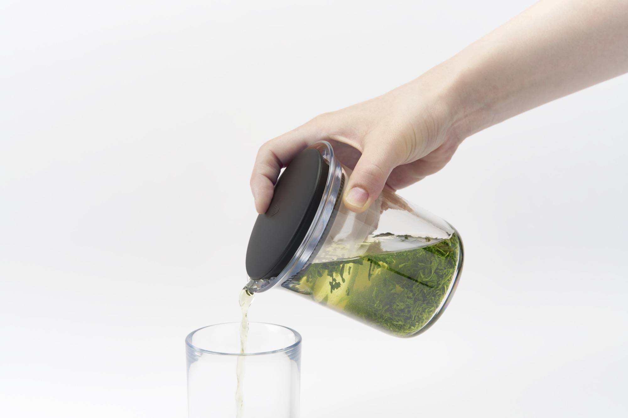 お茶のプロが一目惚れした革新的な急須「360KYUSU」。ナナズ
