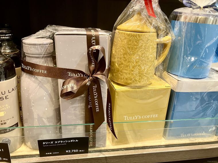 タリーズのタンブラー左、マグカップ右