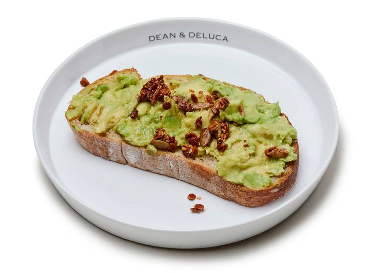 完熟のアボカドがのったトースト