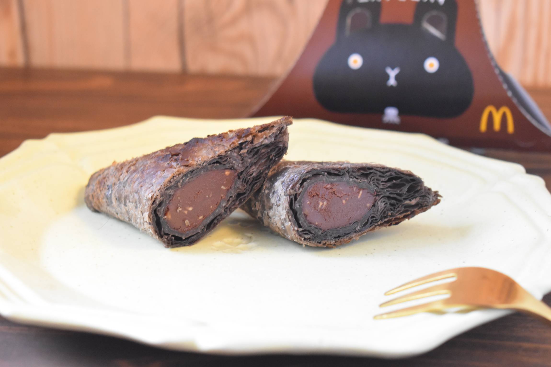 SNSでバズってる「三角チョコパイの冷凍アレンジ」。半解凍など4つの