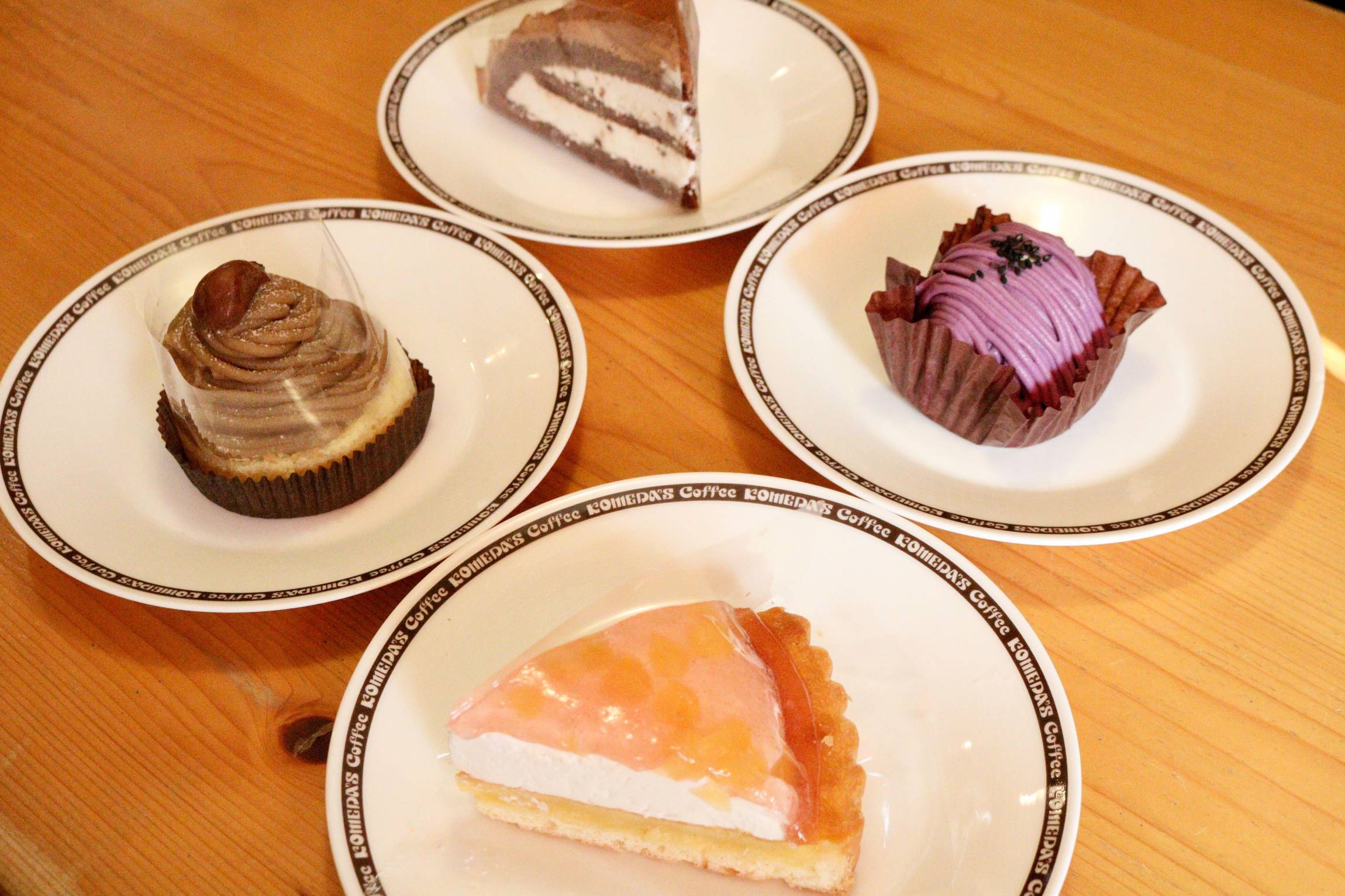 コメダ新作ケーキ4種を食べ比べ！紫いものモンブランやりんごのタルト