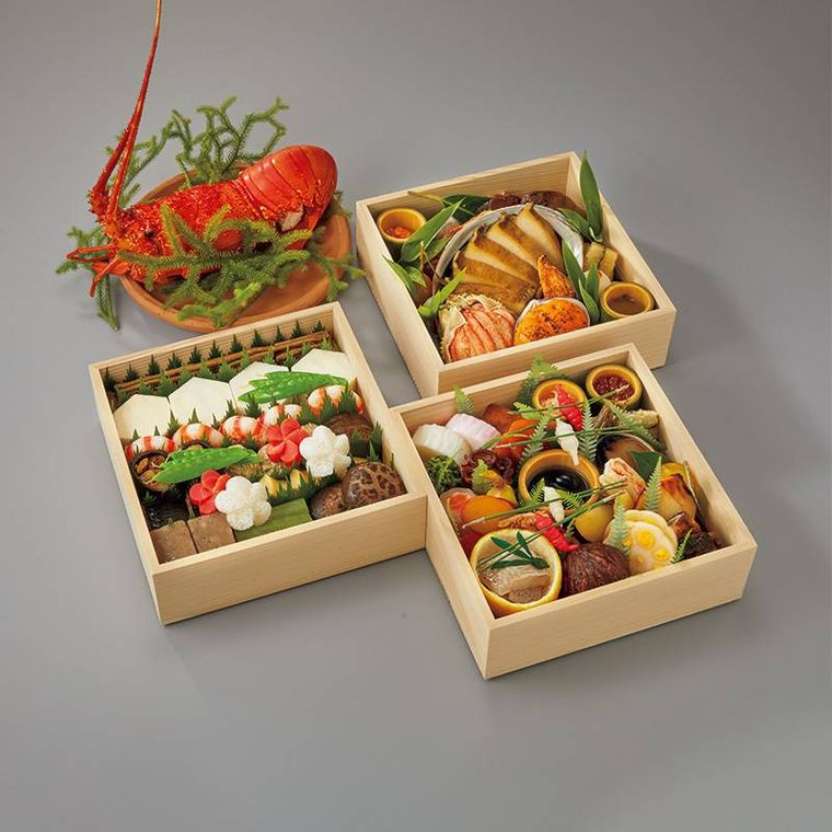 青草窠 特製おせち料理 木箱三段重 祝い伊勢海老付のイメージ
