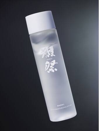 純米大吟醸「獺祭」の保湿化粧水をレポ！酒粕エキスの成分で保湿し