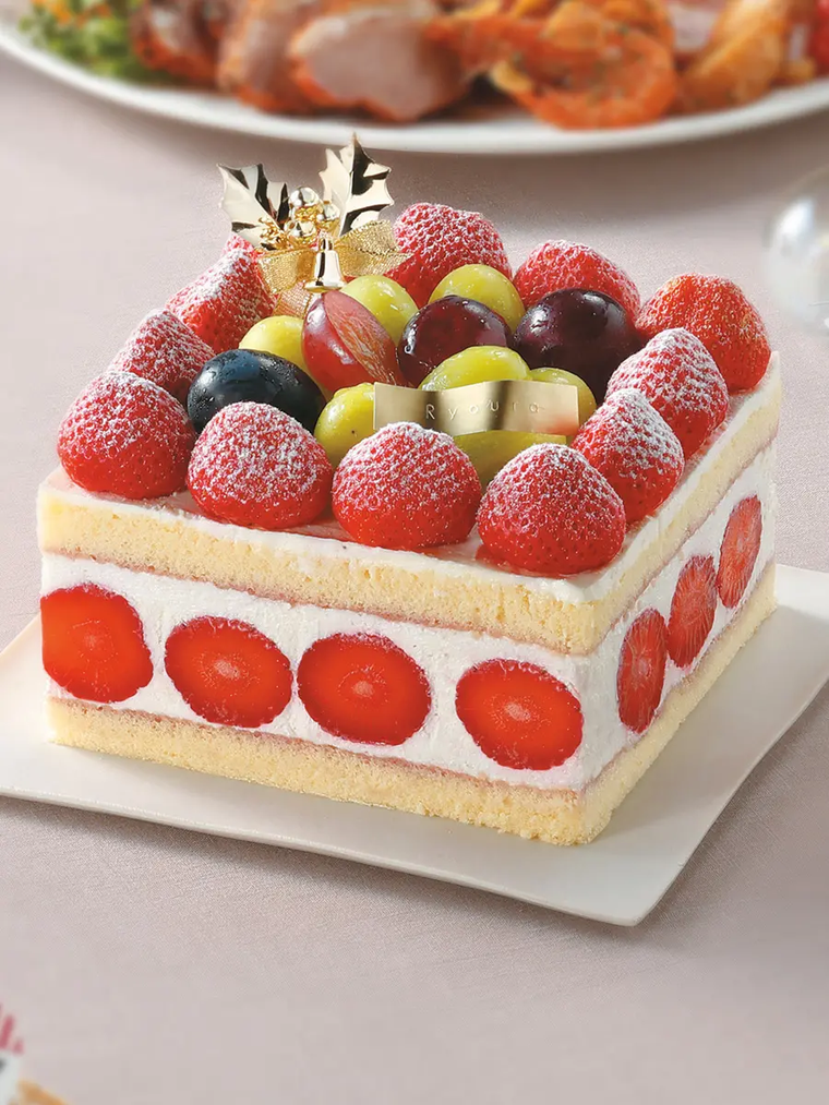 バニラ香るとちおとめと3種の葡萄のプレミアムショートケーキのイメージ