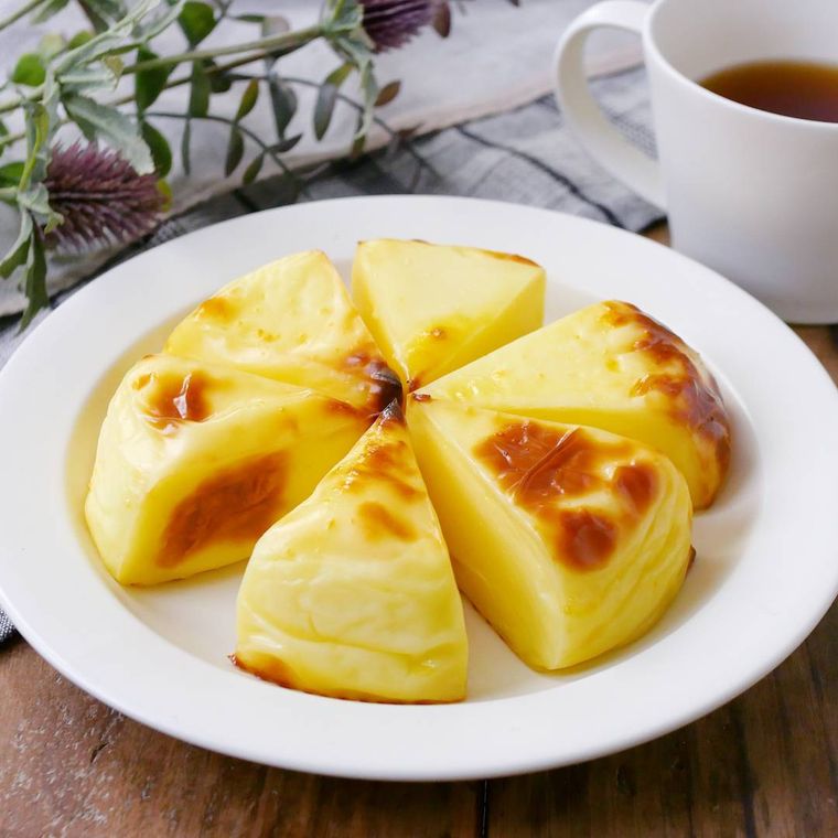 お皿に盛り付けられた焼きミルク