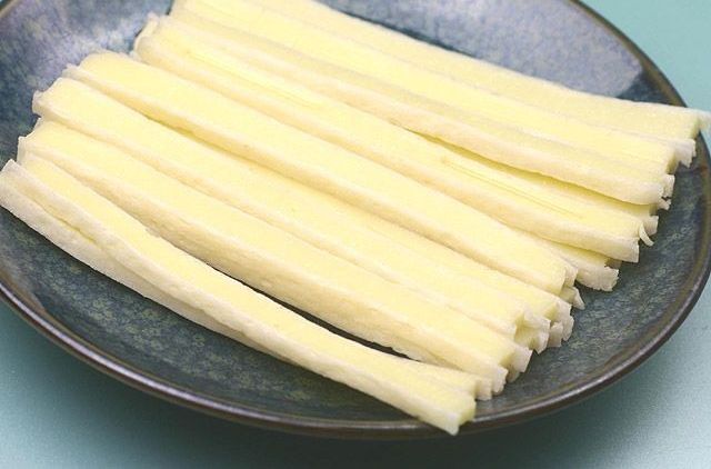 チータラをレンジでチン 2分で作れる絶品おつまみに中毒者が続出 Macaroni チータラをレンジでチン 2分で作れる絶品おつまみに中毒者が続出 Macaroni
