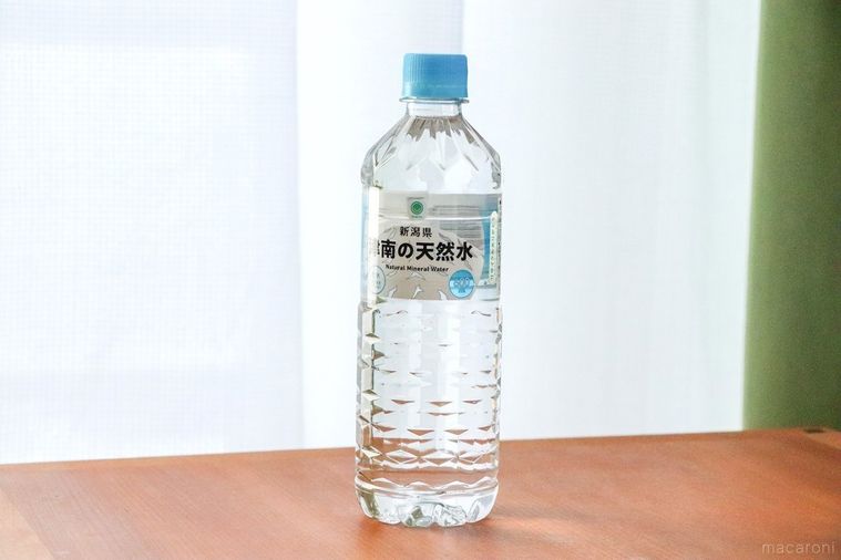 ファミリーマート新潟県津南の天然水のパッケージ