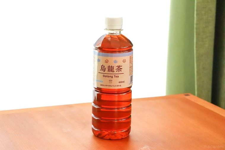 ローソンの烏龍茶のパッケージ