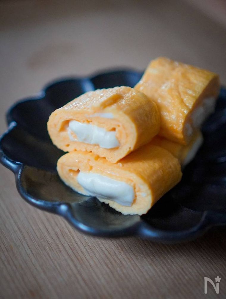 モッツァレラチーズが入っただし巻き卵