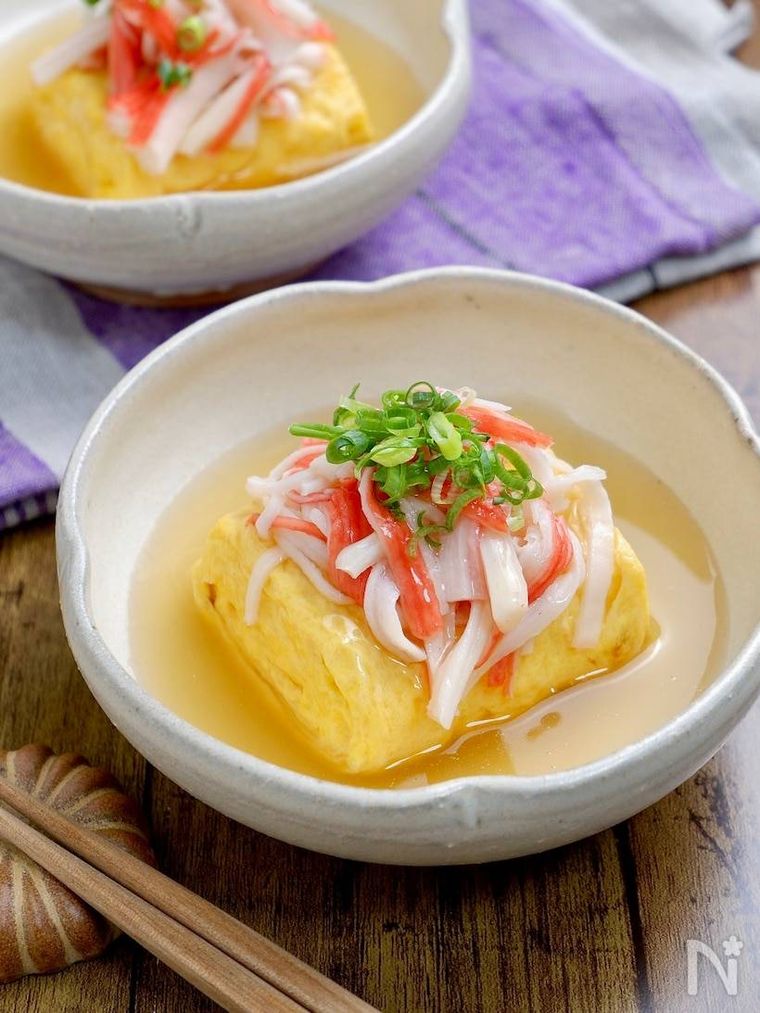 カニカマがのった和風あんかけだし巻き卵