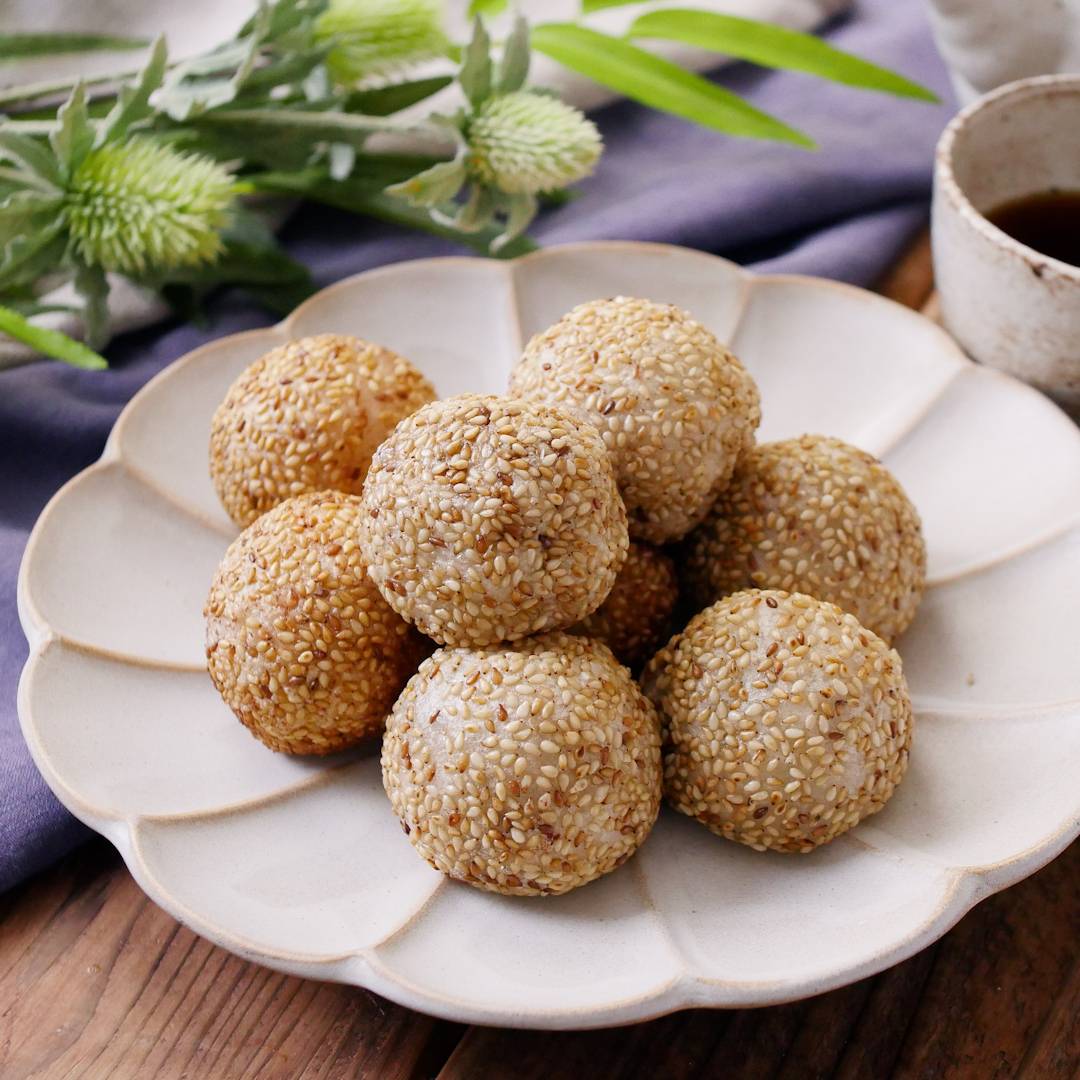 揚げたてがおいしい！本格ごま団子 - macaroni