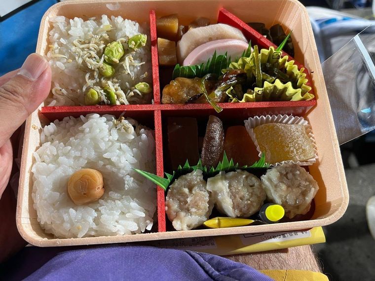 新横浜駅で販売されている「冬のかながわ味わい弁当」