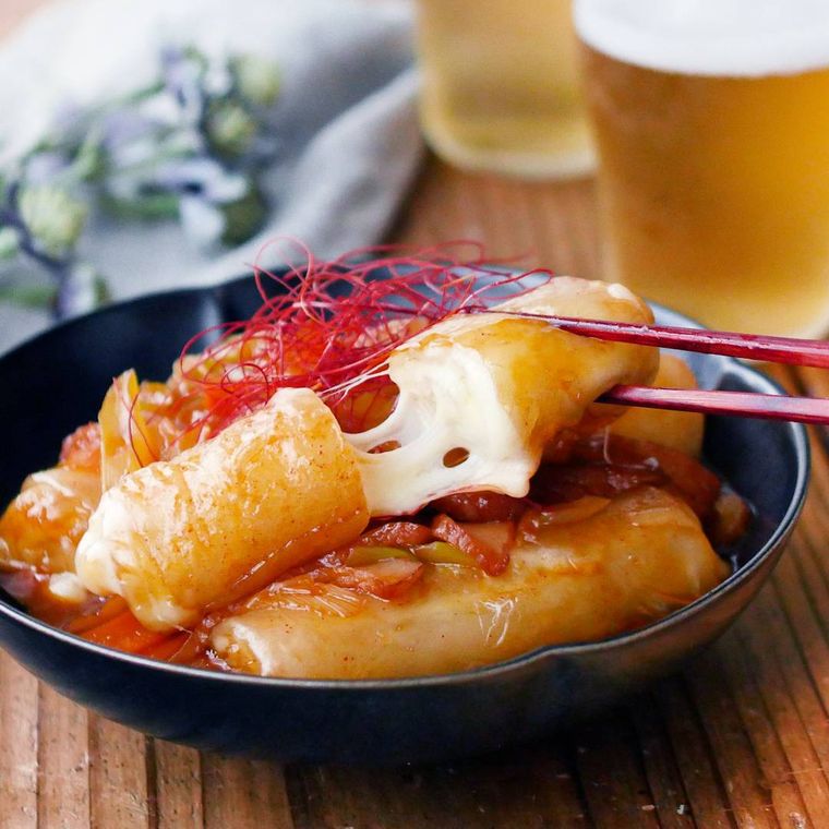 ライスペーパーでできたトッポギ風の料理