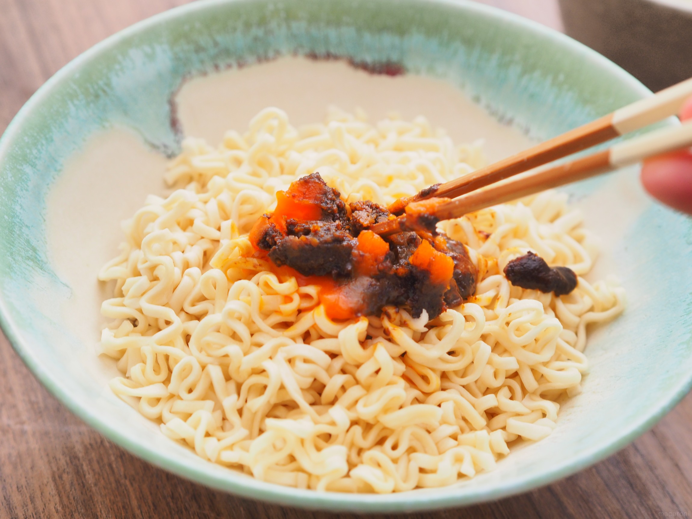 台湾で一番有名なインスタントジャージャー麺。「維力 炸醤麺」を徹底レポ！ - macaroni