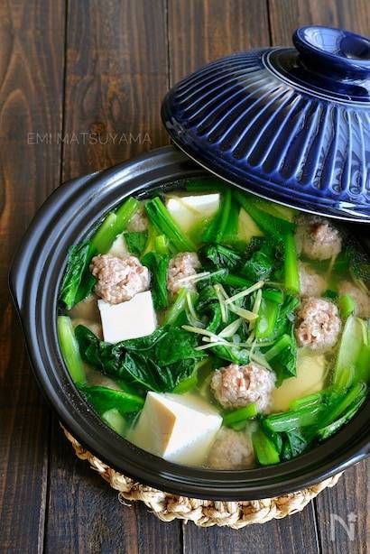 小松菜と豚団子のしょうが鍋と鍋蓋