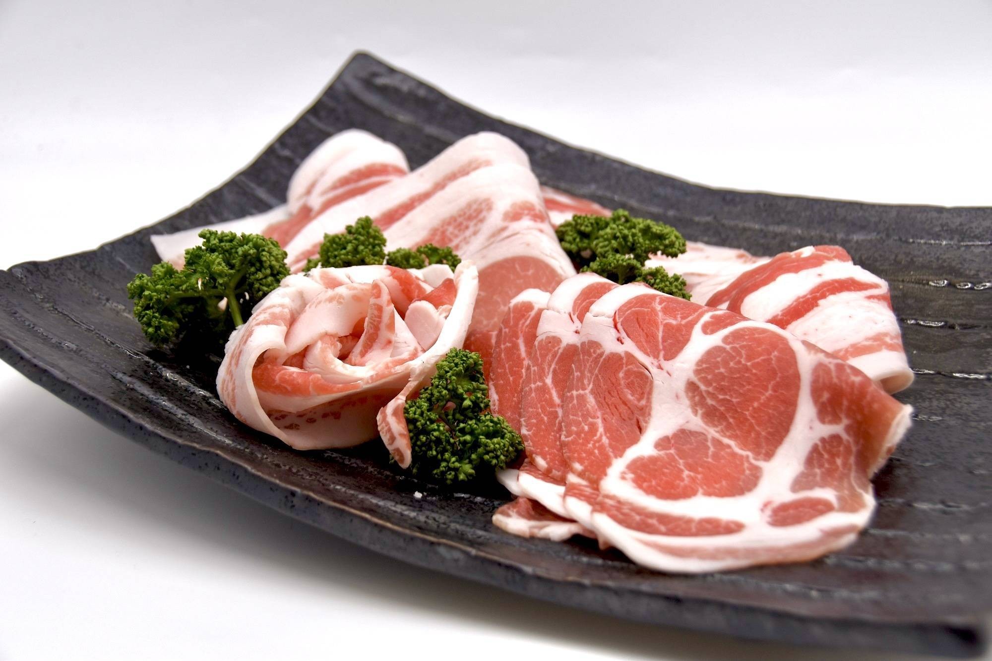 牛だけじゃない!50年以上かけて生み出された「松阪豚」の魅力とは? macaroni