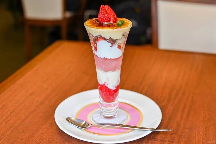 いちごパフェ☆749☆ぷっくりハートキーホルダー4個セット薔薇リボン いちごパフェ様675ぷっくりハートキーホルダー4個セット 薔薇 革タグ