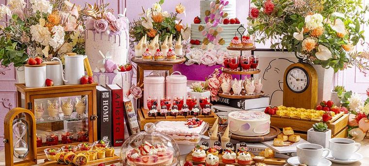 コンラッド東京ストロベリー・カフェタイム スイーツビュッフェのイメージ