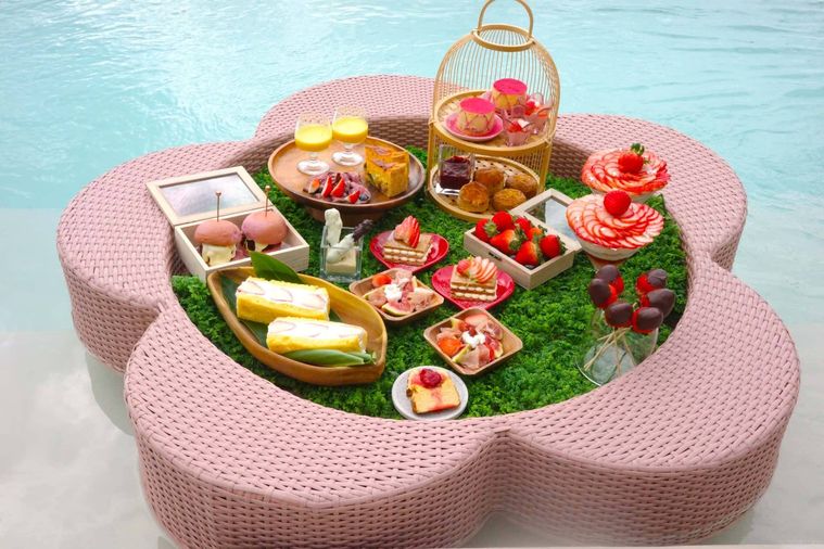 フローティングアフタヌーンティー