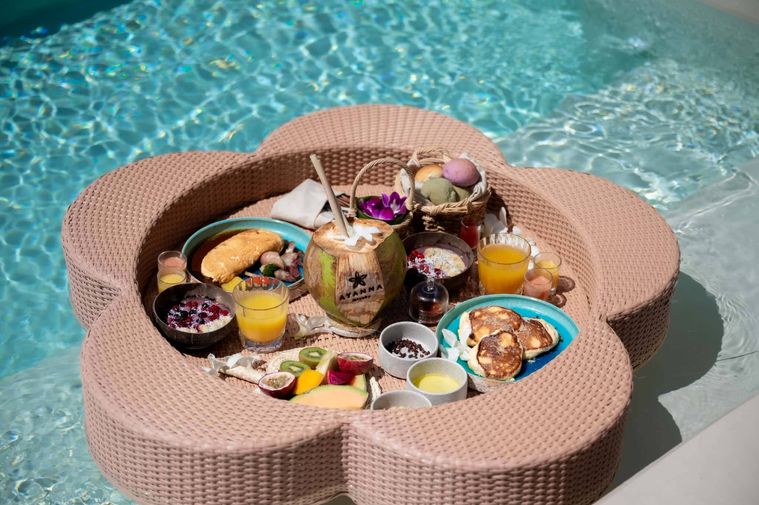 フローティングブレックファスト