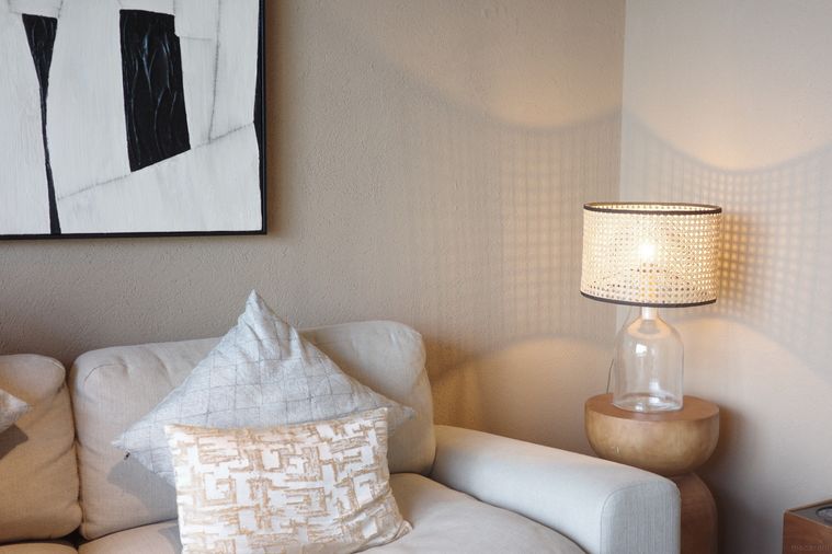 ソファと間接照明