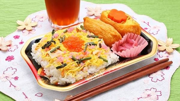 ローソンストア100ちらしいなり寿司セットのイメージ