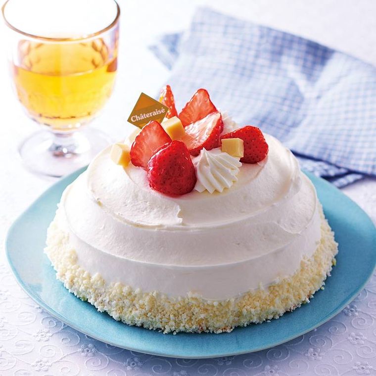 シャトレーゼホワイトベリーデコレーションのイメージ