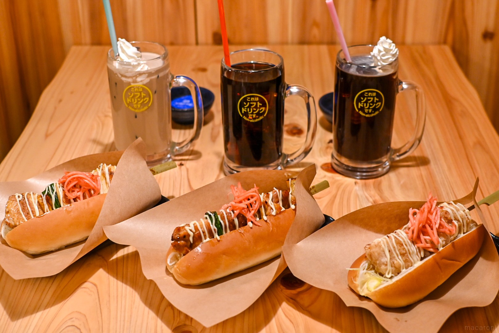 鳥貴族史上初のパン！「鳥貴ドッグ」全3種と新作コーヒーメニューを