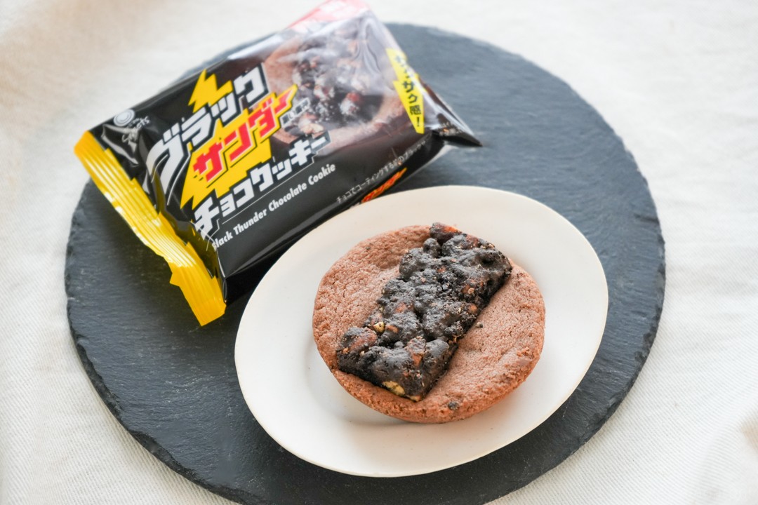 ファミマ新作「ブラックサンダーコラボ」7商品を一気に紹介！おすすめ