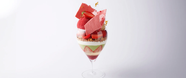 ベリーとピスタチオのパフェイメージ