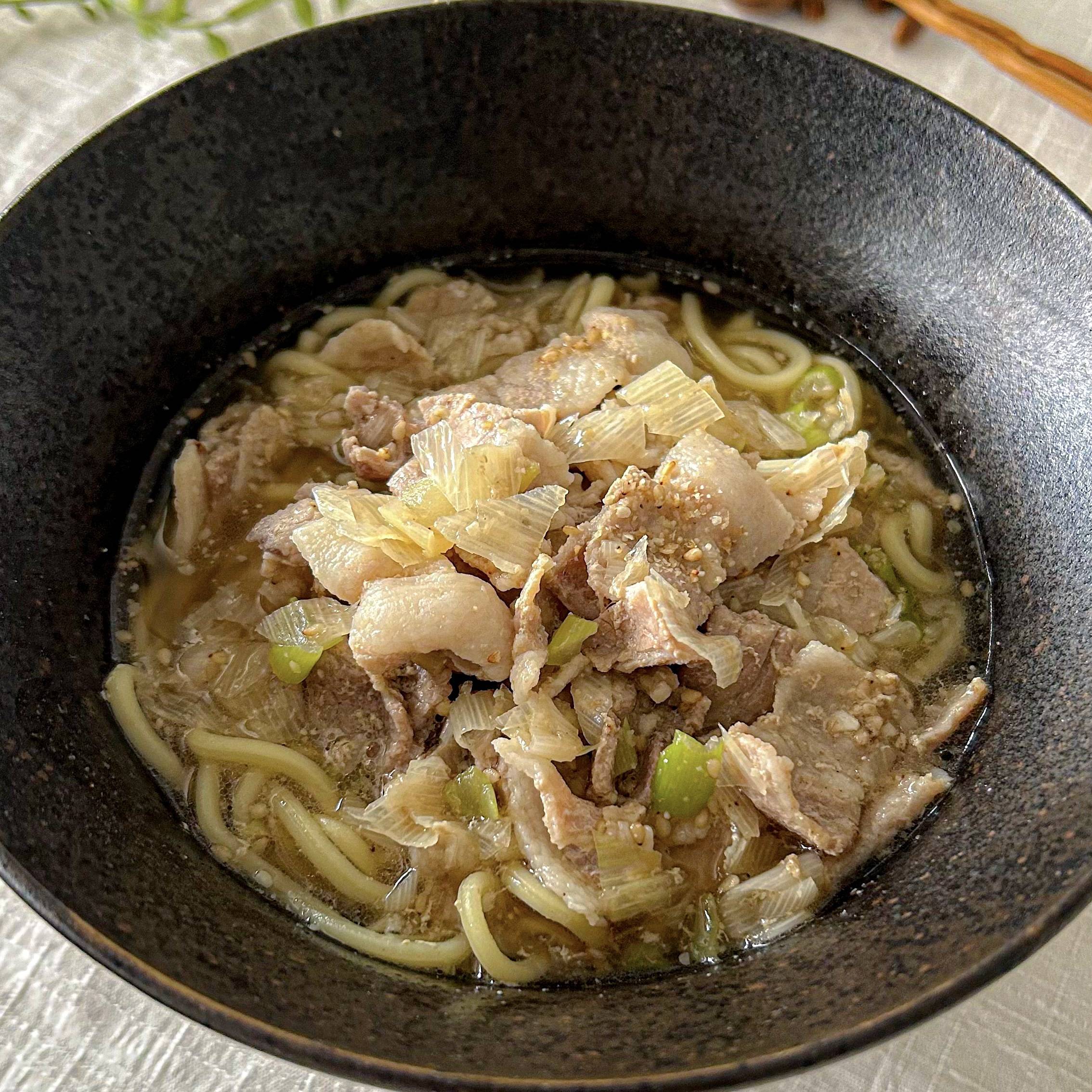 とんこつラーメン風うどん ラーメン､うどんのスープ作り便利