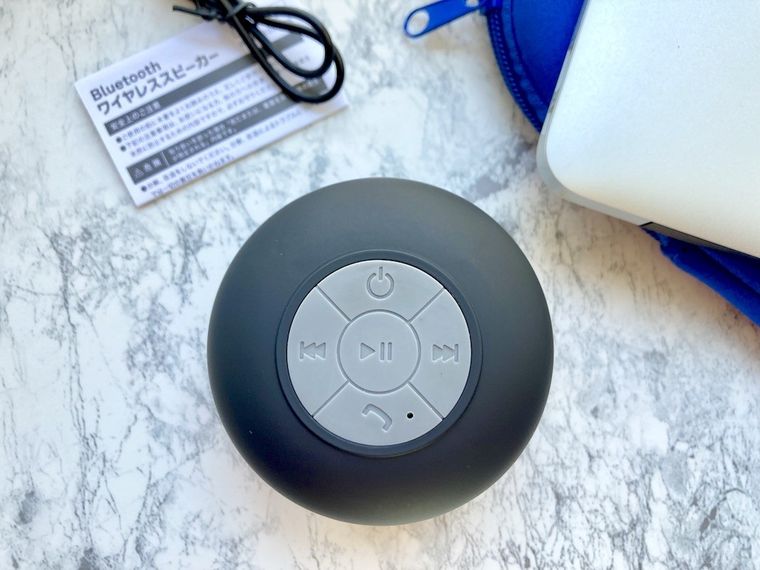 キャンドゥのBluetoothワイヤレススピーカーと充電ケーブルと説明書