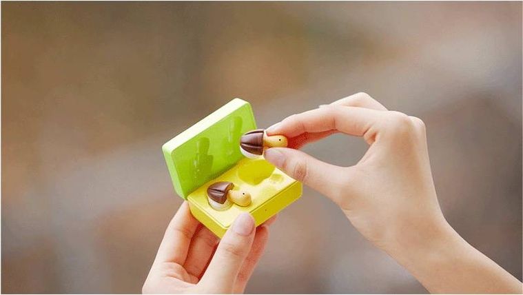 きのこの山ワイヤレスイヤホン