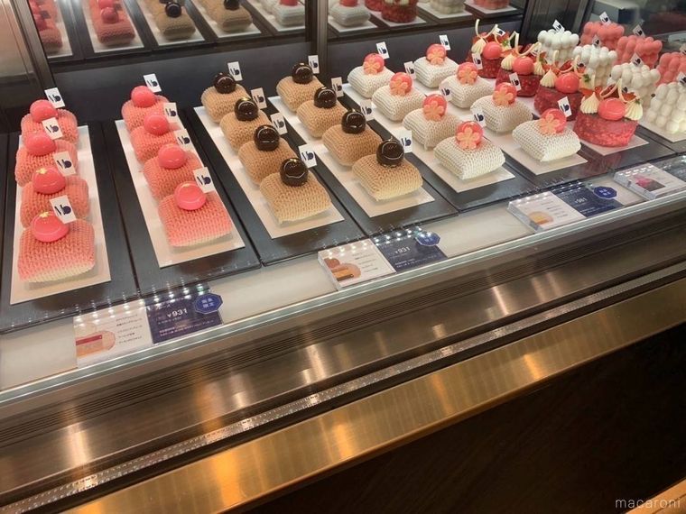 モンブラン ジャポネ ノワールが並んだショーケース