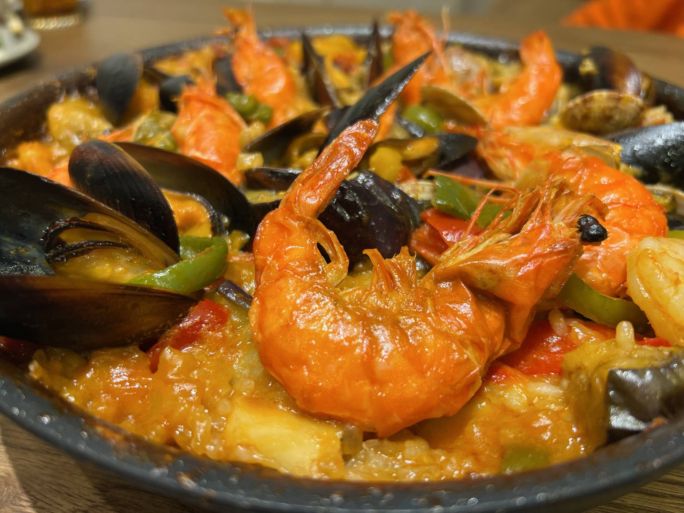 パエリア・タパス祭り」が横浜赤レンガ倉庫で開催！注目のおすすめ