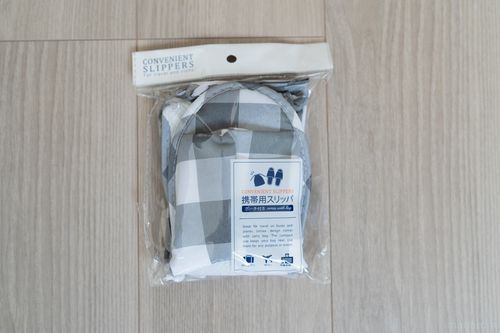 セリアの携帯用スリッパ