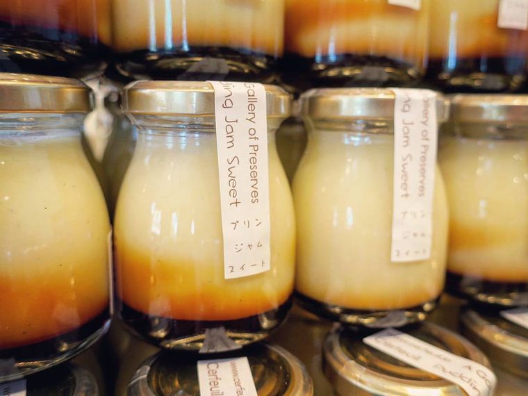 セルフィユ軽井沢のスイートプリンジャムが陳列されている様子