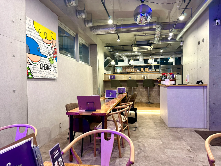 チャームサイドサンドイッチ 原宿2号店の店内